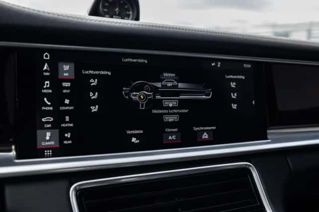 Porsche Panamera (2018) thumbnail 46