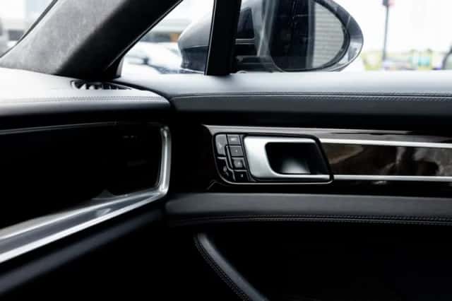 Porsche Panamera (2018) thumbnail 54