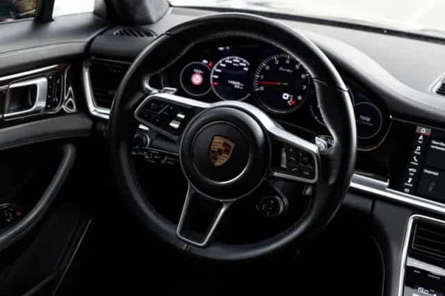 Porsche Panamera (2018) thumbnail 9