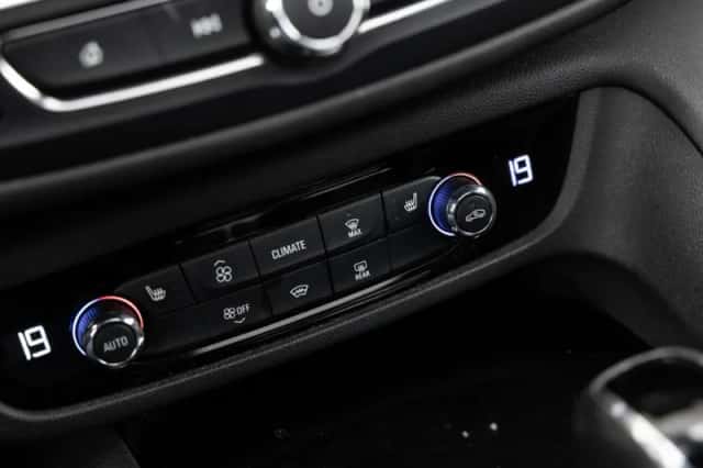 Opel Insignia (2017) thumbnail 24