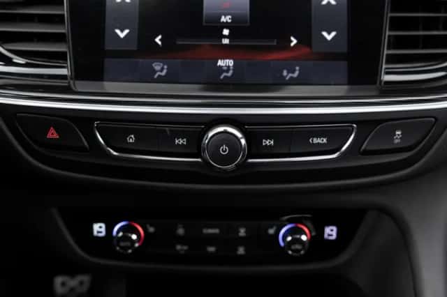 Opel Insignia (2017) thumbnail 30