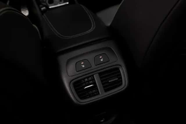 Opel Insignia (2017) thumbnail 32