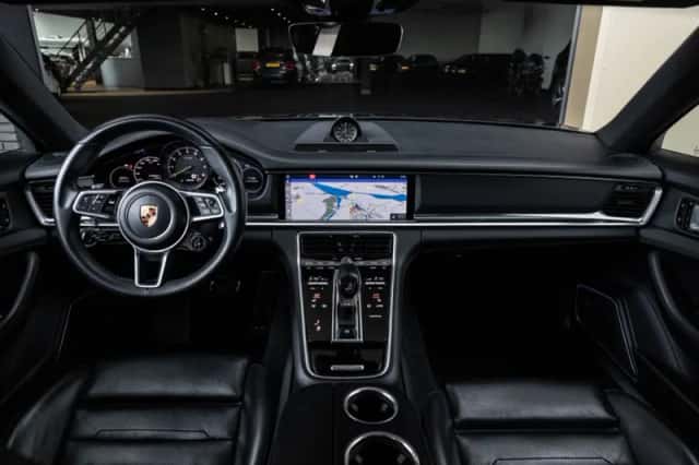 Porsche Panamera (2020) thumbnail 2
