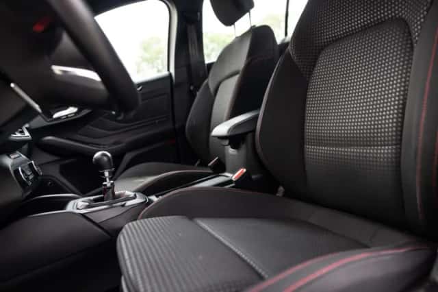 Ford Focus (2021) thumbnail 4