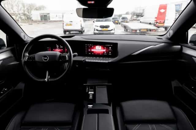 Opel Astra (2025) thumbnail 2