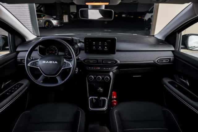Dacia Jogger (2023) thumbnail 2