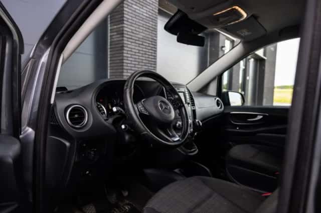 Mercedes-Benz Vito (2017) thumbnail 2