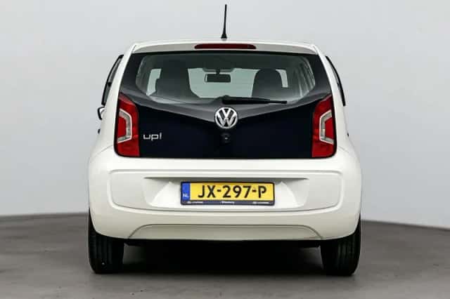 Volkswagen Up! (2016) thumbnail 5