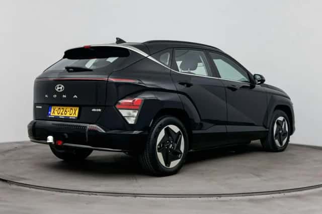 Hyundai Kona (2023) thumbnail 2
