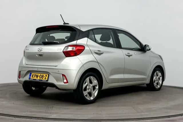 Hyundai i10 (2023) thumbnail 2