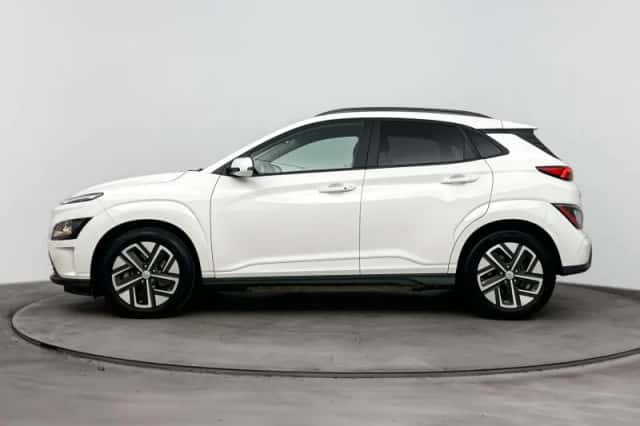 Hyundai Kona (2023) thumbnail 3