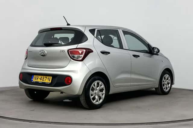 Hyundai i10 (2017) thumbnail 2