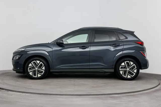 Hyundai Kona (2022) thumbnail 3