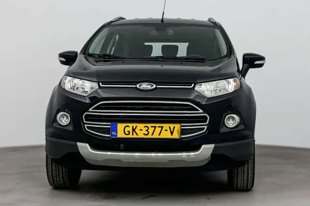 Ford EcoSport (2015) thumbnail 4