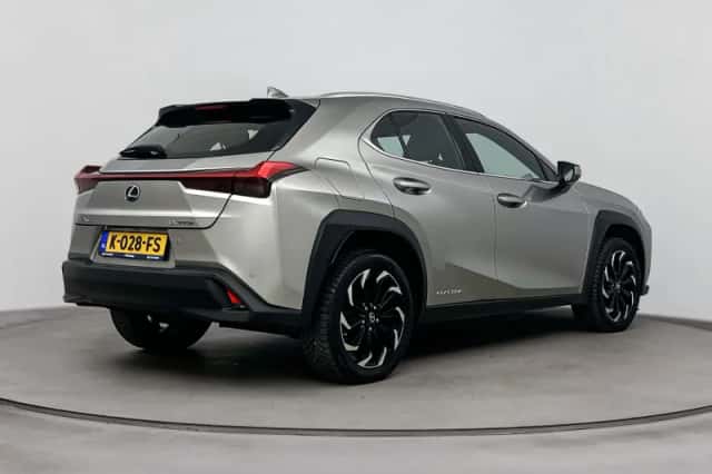 Lexus UX (2020) thumbnail 2