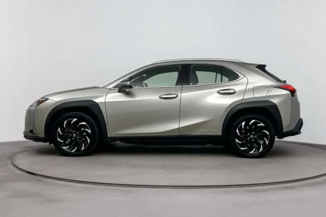 Lexus UX (2020) thumbnail 3