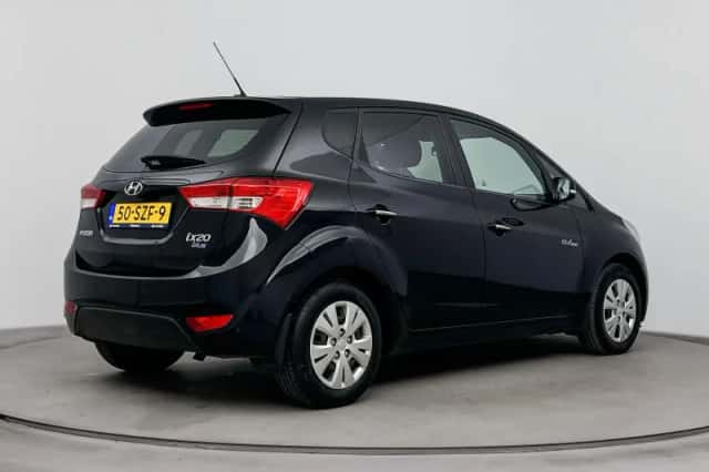 Hyundai ix20 (2012) thumbnail 3
