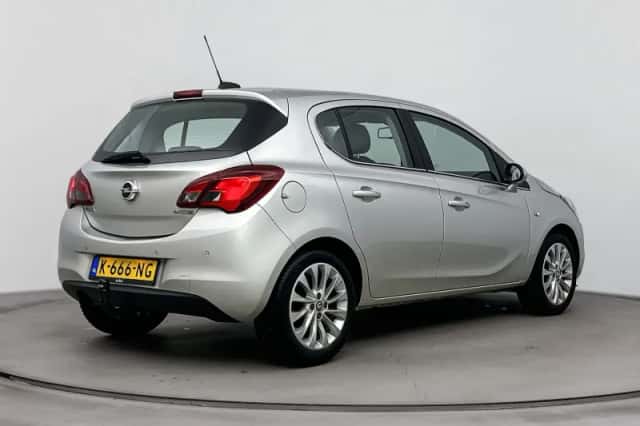 Opel Corsa (2017) thumbnail 3