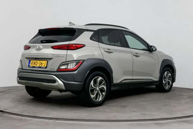 Hyundai Kona (2022) thumbnail 2