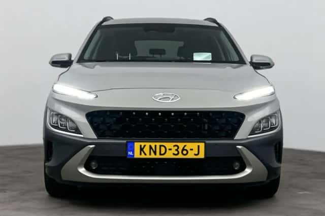 Hyundai Kona (2022) thumbnail 4