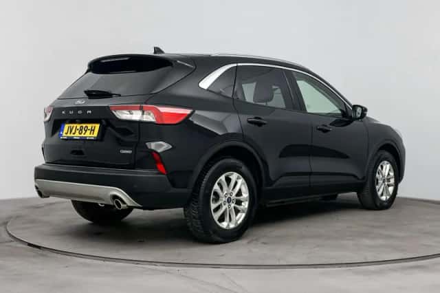 Ford Kuga (2022) thumbnail 2