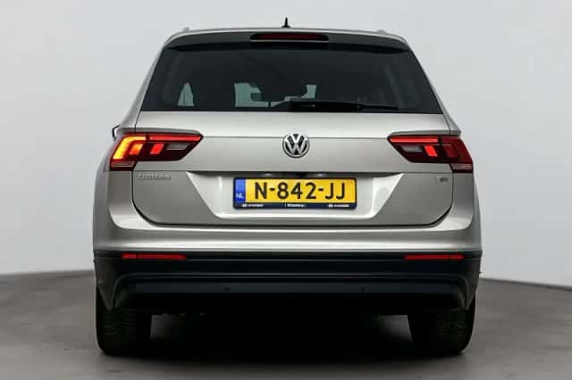 Volkswagen Tiguan (2017) thumbnail 6