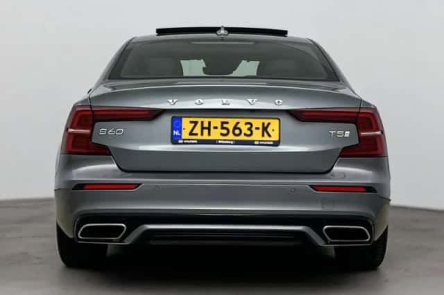 Volvo S60 (2019) thumbnail 5