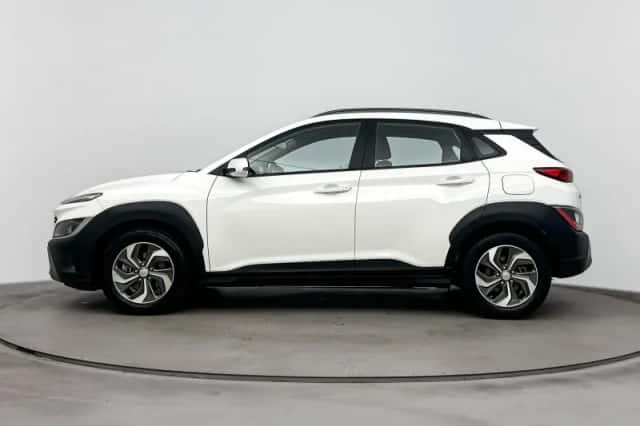 Hyundai Kona (2021) thumbnail 3
