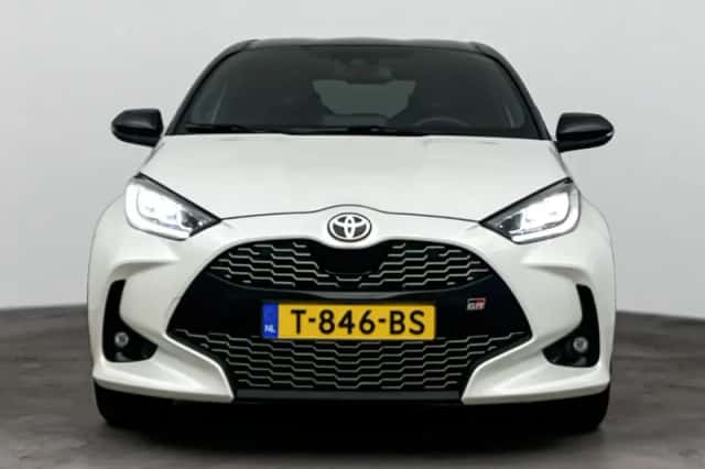 Toyota Yaris (2022) thumbnail 4