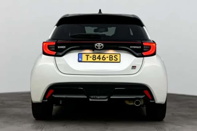 Toyota Yaris (2022) thumbnail 5