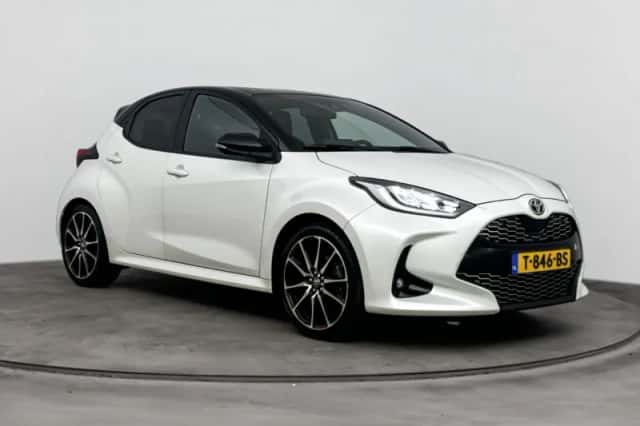 Toyota Yaris (2022) thumbnail 6