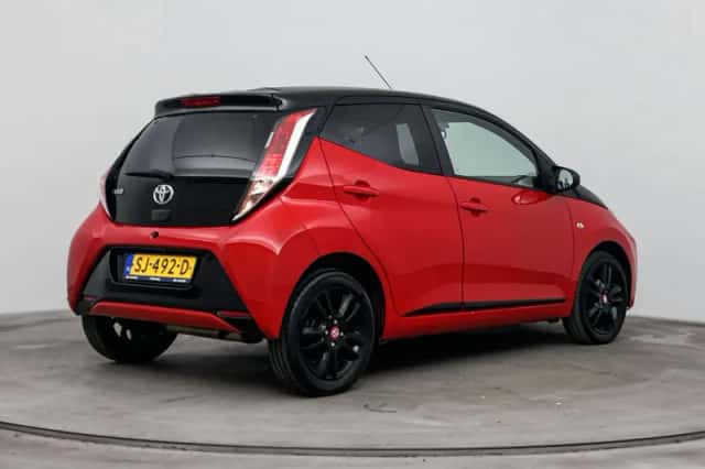 Toyota Aygo (2018) thumbnail 2