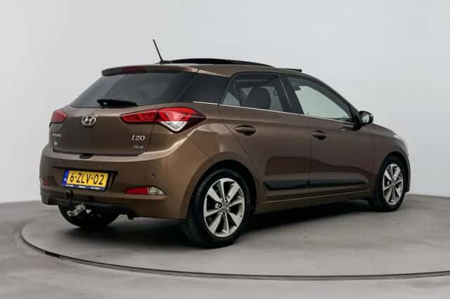 Hyundai i20 (2015) thumbnail 2