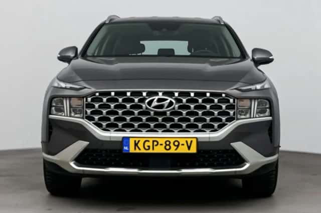 Hyundai Santa Fe (2022) thumbnail 4