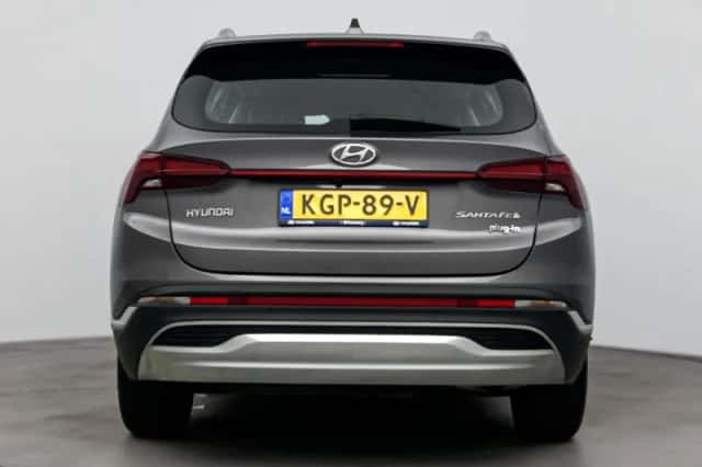 Hyundai Santa Fe (2022) thumbnail 5