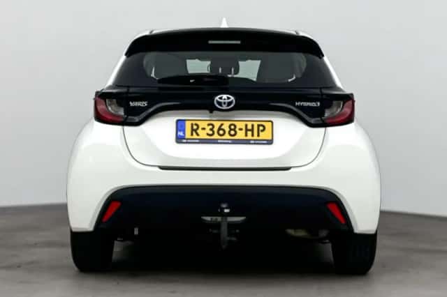 Toyota Yaris (2022) thumbnail 5