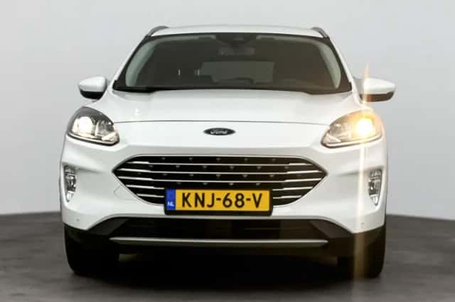 Ford Kuga (2022) thumbnail 4