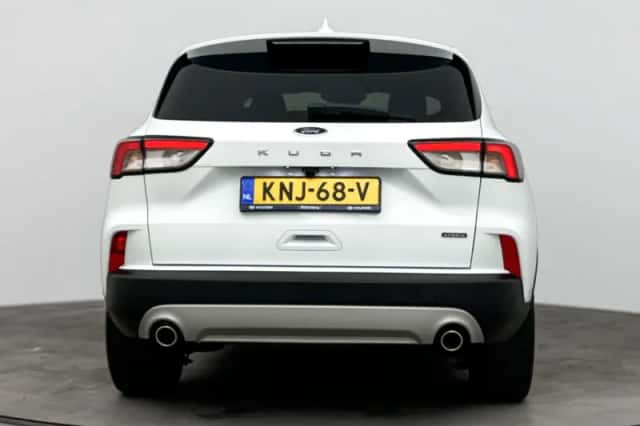 Ford Kuga (2022) thumbnail 5