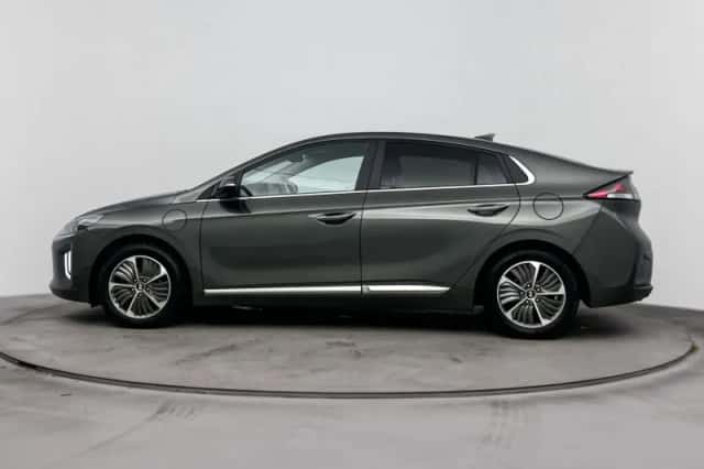 Hyundai Ioniq (2022) thumbnail 3