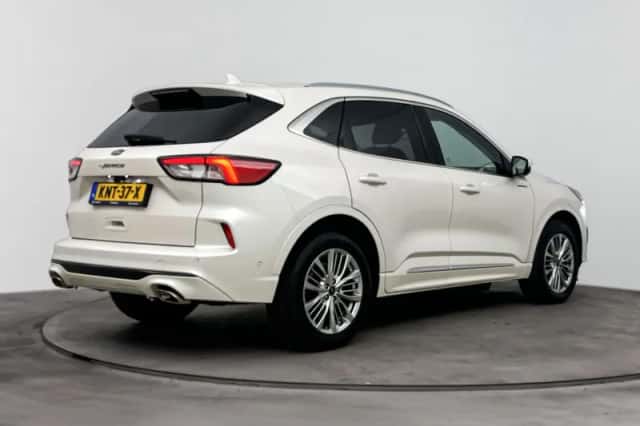 Ford Kuga (2022) thumbnail 2