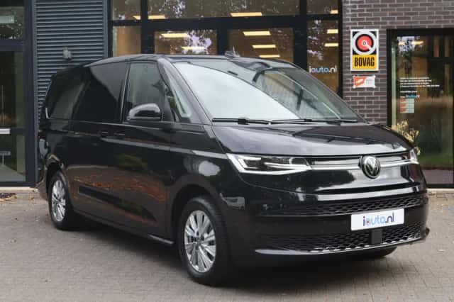 Volkswagen Multivan (2023) thumbnail 5