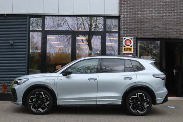 Volkswagen Tiguan (2025) thumbnail 3