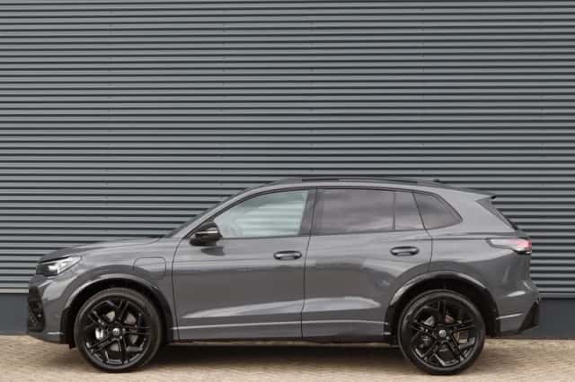 Volkswagen Tiguan (2026) thumbnail 3
