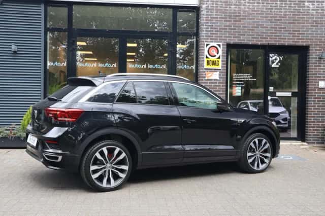 Volkswagen T-Roc (2020) thumbnail 2