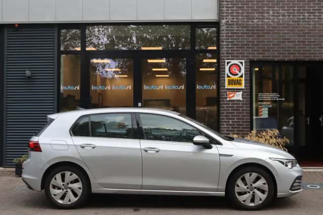 Volkswagen Golf (2020) thumbnail 4