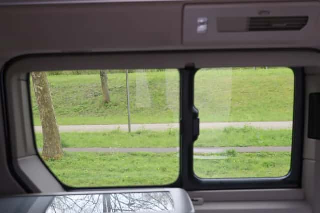 Volkswagen California (2025) thumbnail 25
