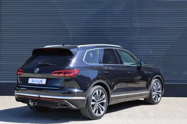 Volkswagen Touareg (2021) thumbnail 2