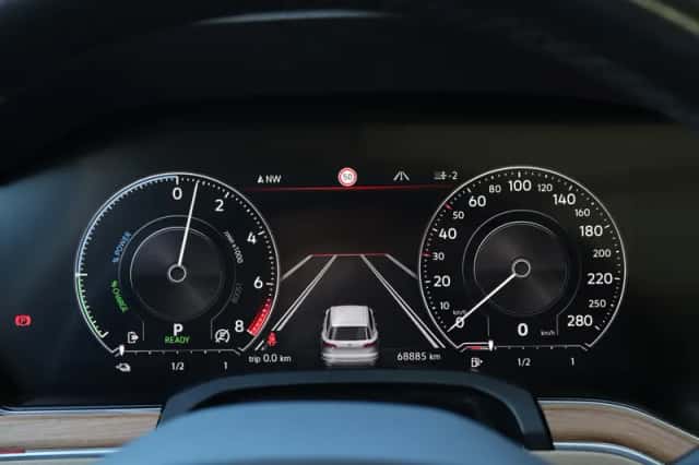 Volkswagen Touareg (2021) thumbnail 29