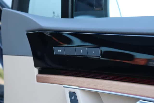Volkswagen Touareg (2021) thumbnail 31