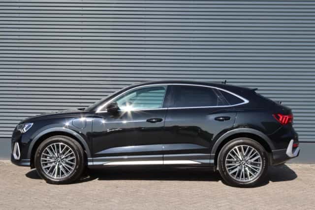 Audi Q3 (2021) thumbnail 3